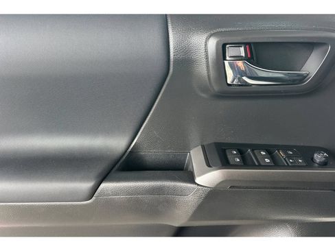 Used 2023 Toyota Tacoma TRD Off-Road AWD/4WD image 11