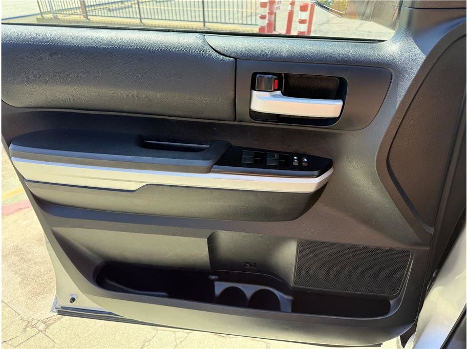 Used 2014 Toyota Tundra SR5 AWD/4WD image 24