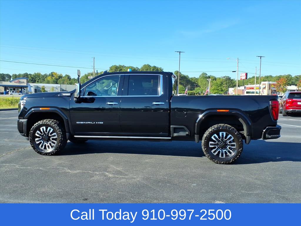 Used 2024 GMC Sierra 2500 Denali Ultimate AWD/4WD image 3