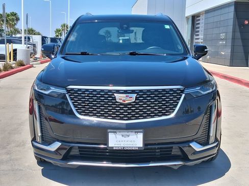 Used 2022 Cadillac XT6 Premium Luxury FWD image 2