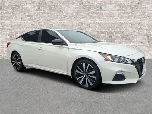 Used 2019 Nissan Altima 2.5 SR w/ SR Premium Package FWD image 1
