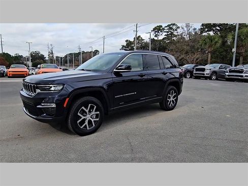 Certified 2024 Jeep Grand Cherokee Limited image 40