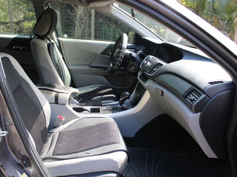 Used 2015 Honda Accord LX image 5