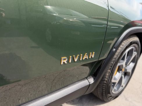 Used 2023 Rivian R1S Adventure AWD/4WD image 39