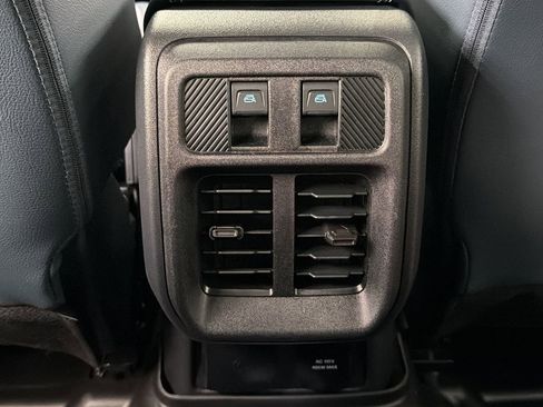 Used 2025 Ford Bronco Heritage Edition image 35