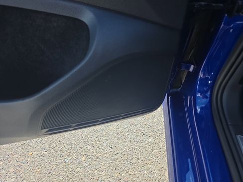 Used 2016 Volkswagen Golf R 4-Door image 27