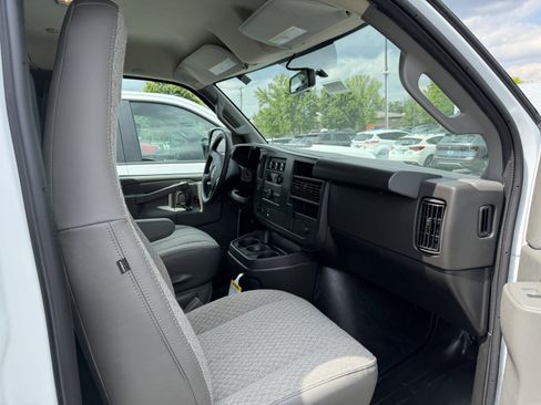 New 2026 Chevrolet Express 3500 Extended RWD image 22