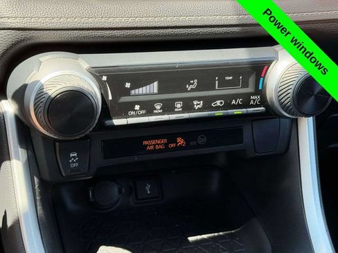 Used 2022 Toyota RAV4 LE FWD image 16