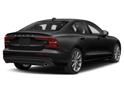 Used 2019 Volvo S60 T5 Momentum w/ Multimedia Package FWD image 2