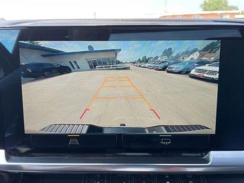 Used 2024 Chevrolet Silverado 2500 LT w/ Convenience Package image 11