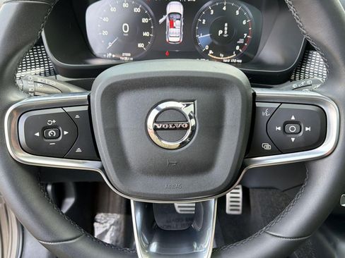 Used 2022 Volvo XC40 T5 R-Design w/ Advanced Package AWD/4WD image 16