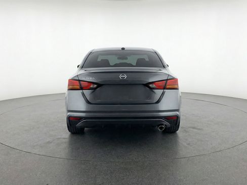 Used 2025 Nissan Altima 2.5 SV FWD image 7