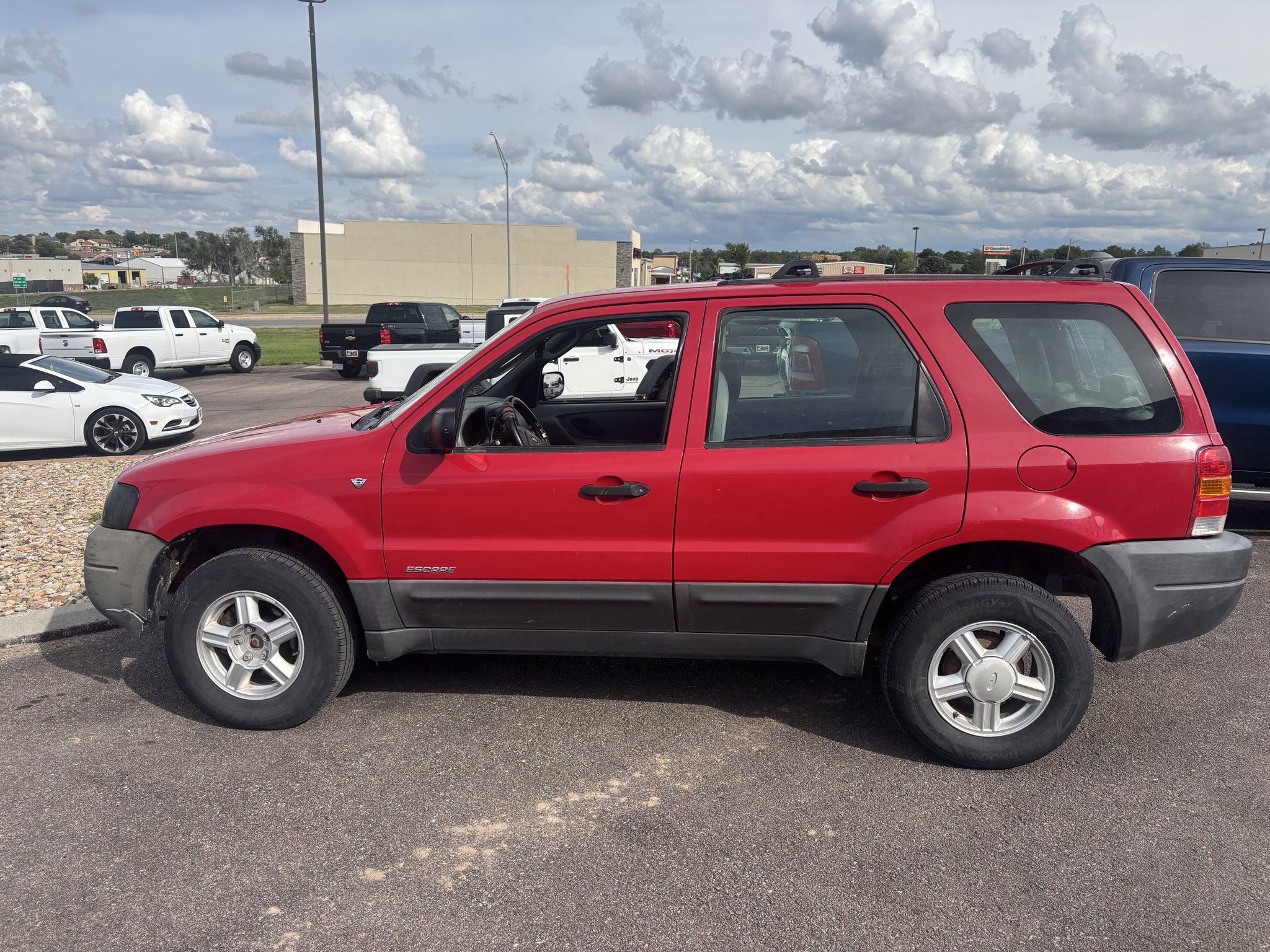 Used 2001 Ford Escape XLS AWD/4WD image 2