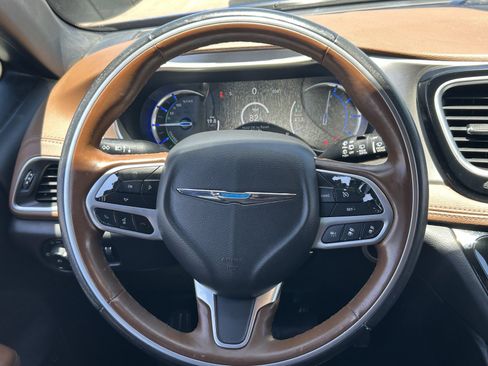 Used 2021 Chrysler Pacifica Limited w/ Premium & Safety Sphere Group FWD image 23