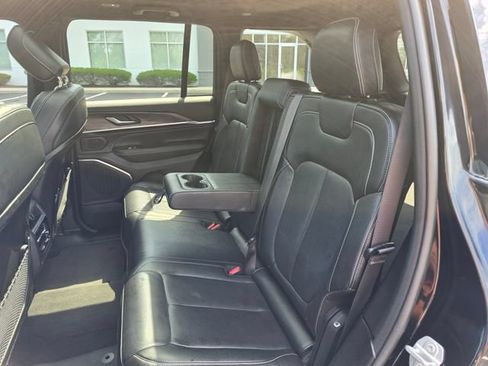 Used 2023 Jeep Grand Cherokee Overland AWD/4WD image 43