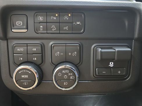 New 2026 Chevrolet Suburban High Country AWD/4WD image 28