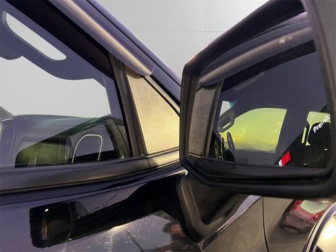 Used 2021 Chevrolet Silverado 1500 LT Trail Boss w/ Convenience Package II image 10