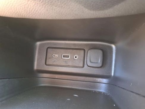 Used 2023 Chevrolet Equinox LT w/ LPO, Floor Liner Package image 22