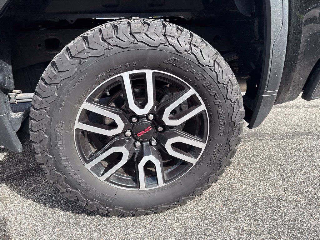 Used 2022 GMC Sierra 1500 AT4 w/ AT4 Premium Package AWD/4WD image 12