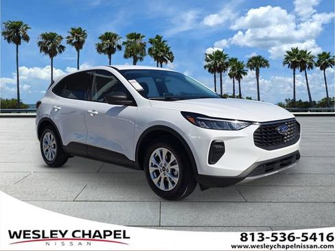 Used 2025 Ford Escape Active image 1