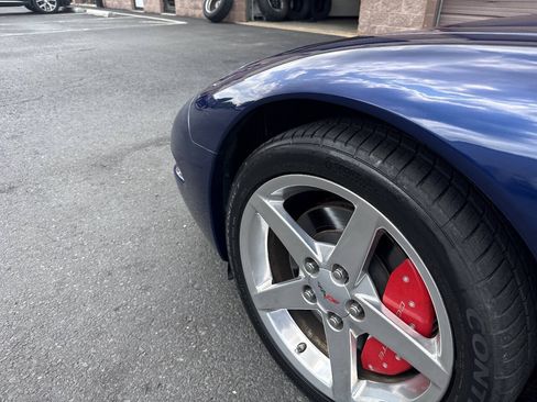 Used 2004 Chevrolet Corvette Convertible w/ Preferred Equipment Group RWD image 28