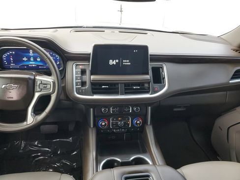 Used 2023 Chevrolet Suburban Z71 w/ Luxury Package AWD/4WD image 11