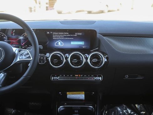 New 2026 Mercedes-Benz GLA 250 4MATIC image 11