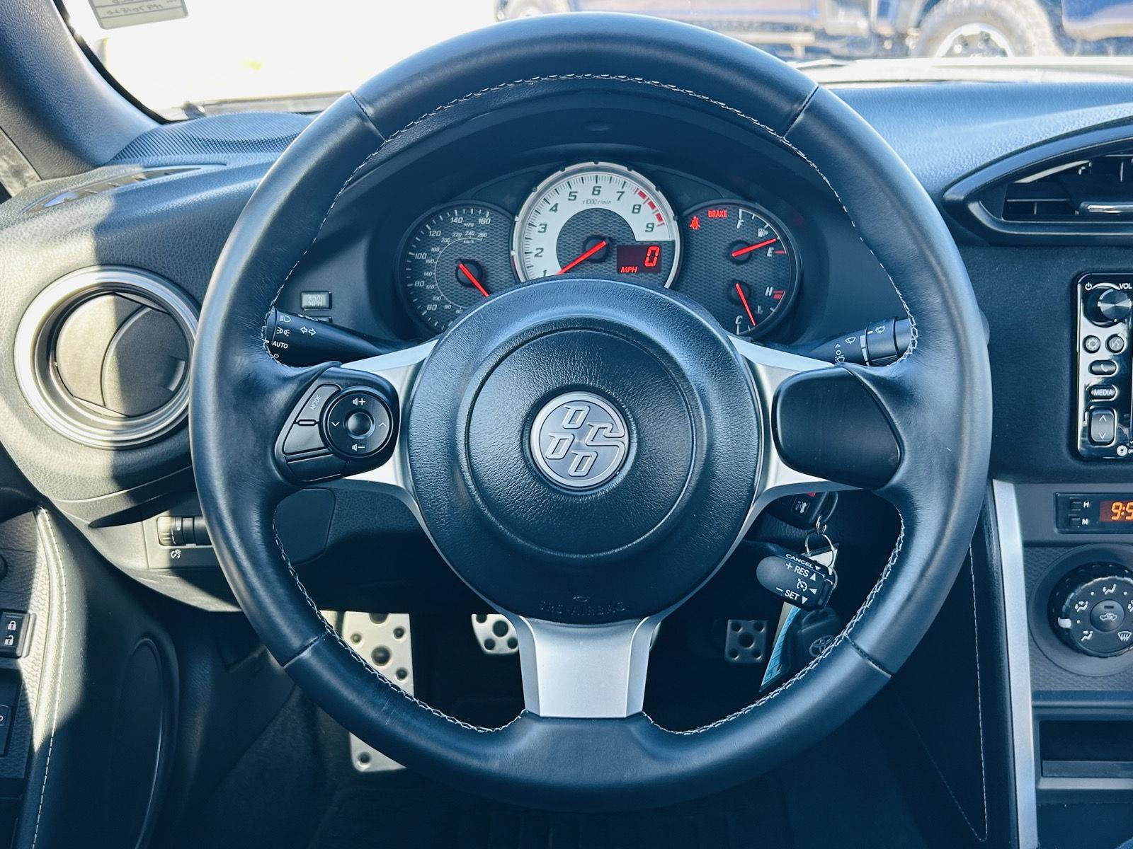 Used 2017 Toyota 86 RWD image 9