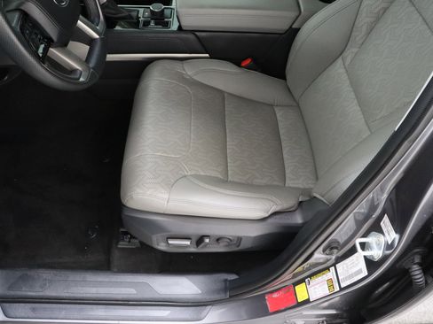 Used 2024 Toyota Sequoia Limited w/ Tow Technology Package image 15