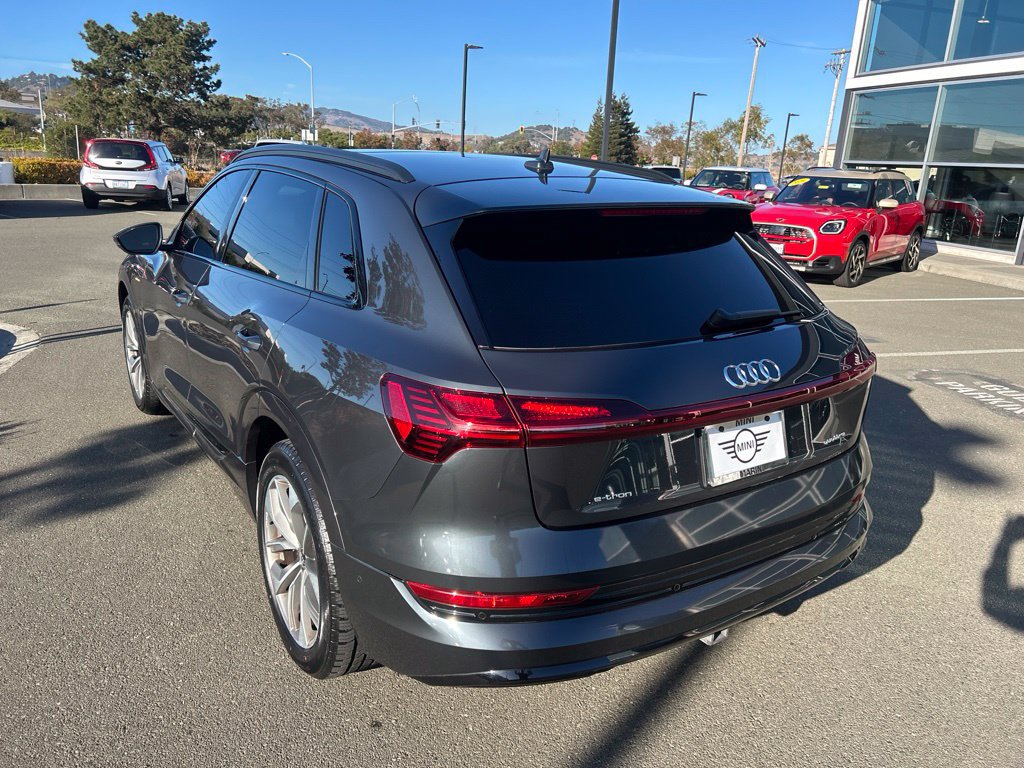 Used 2021 Audi e-tron Premium Plus w/ Premium Plus Package AWD/4WD image 3