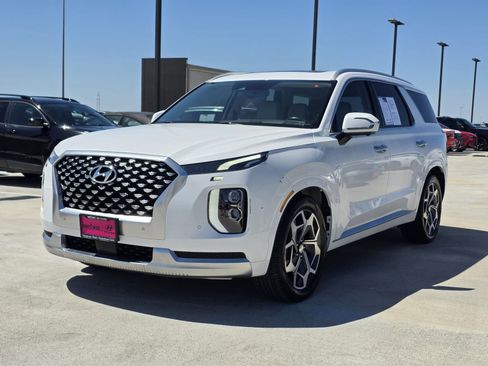 Used 2021 Hyundai Palisade Calligraphy image 2