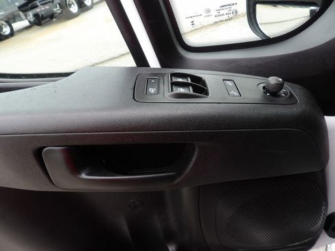 Used 2023 RAM ProMaster 2500 w/ Driver Convenience Group FWD image 15