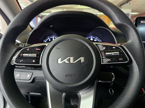 Used 2023 Kia Forte LXS w/ LXS Technology Package FWD image 23