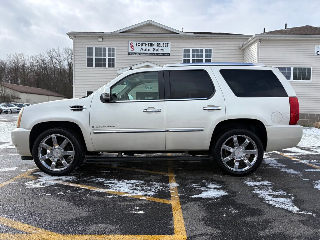 Used 2007 Cadillac Escalade AWD w/ Information Package image 1