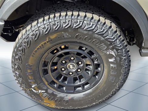 New 2026 Ford Bronco Badlands image 5