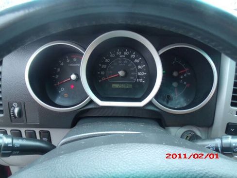 Used 2006 Toyota 4Runner SR5 image 11