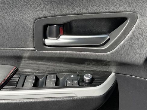 Used 2025 Toyota Sienna XSE image 25