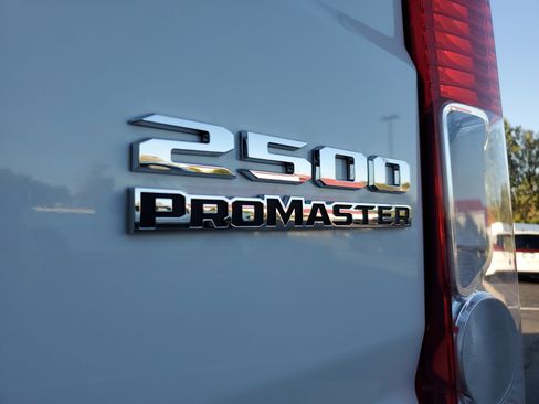 Used 2025 RAM ProMaster 2500 w/ Convenience Group image 23