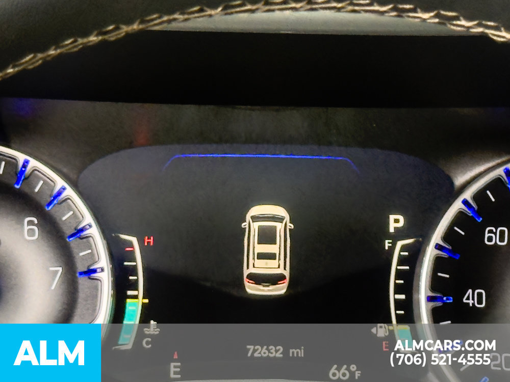 Used 2023 Chrysler Pacifica Touring-L FWD image 26