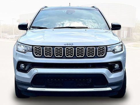 Used 2025 Jeep Compass Limited AWD/4WD image 2