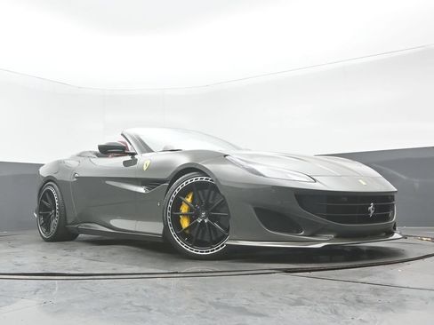 Used 2020 Ferrari Portofino RWD image 35