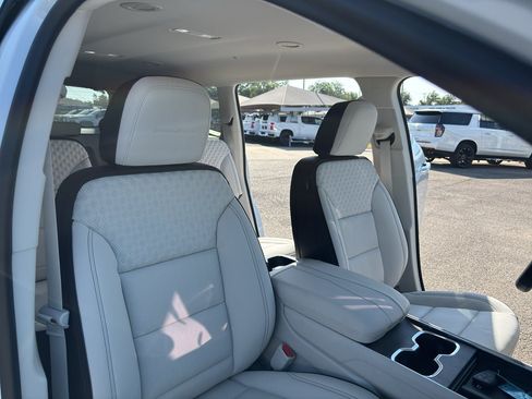 Used 2027 GMC Acadia Denali FWD image 23