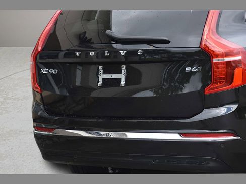 Used 2023 Volvo XC90 B6 Plus AWD/4WD image 31
