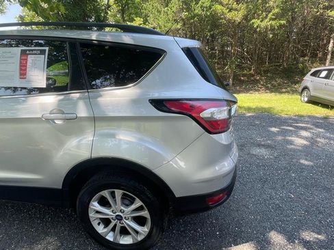 Used 2018 Ford Escape SE AWD/4WD image 5