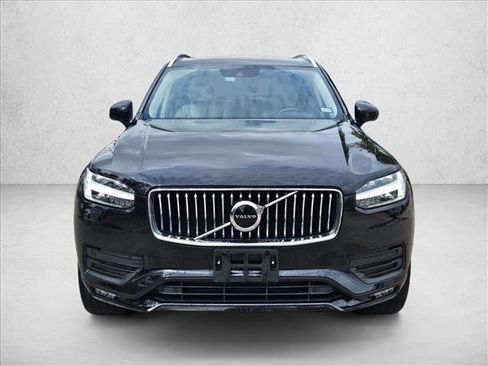 Used 2021 Volvo XC90 T6 Momentum w/ Climate Package image 2