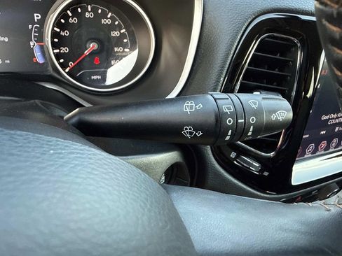 Used 2020 Jeep Compass Limited image 38