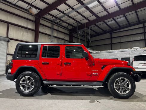 Used 2021 Jeep Wrangler Unlimited Sahara AWD/4WD image 4