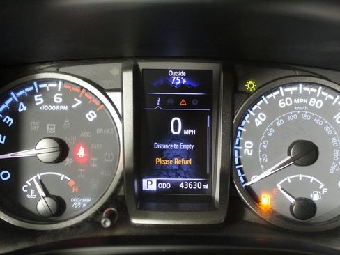 Used 2023 Toyota Tacoma TRD Off-Road image 18