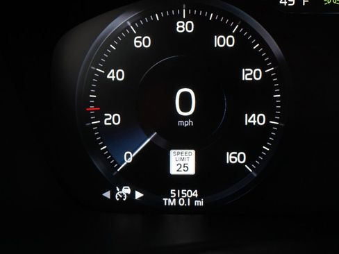 Used 2022 Volvo S60 T8 Inscription image 28