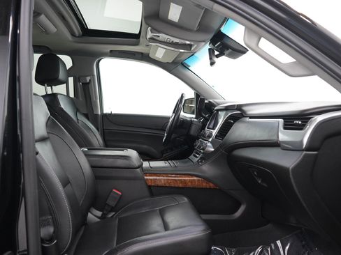 Used 2019 Chevrolet Tahoe Premier AWD/4WD image 13